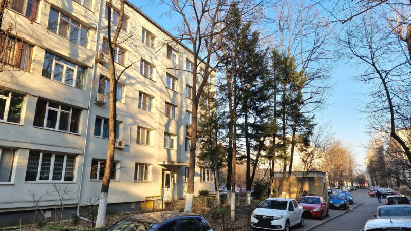 TITAN - ONISIFOR GHIBU, GARSONIERA LA PARTER IN BLOC MIXT! 