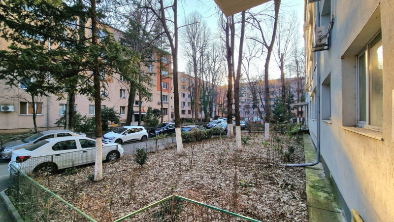 TITAN - ONISIFOR GHIBU, GARSONIERA LA PARTER IN BLOC MIXT! 