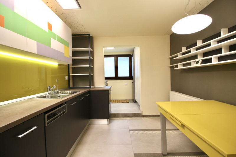 CAMIL RESSU-FIZICIENILOR,  DESIGN DEOSEBIT, LOC DE PARCARE!