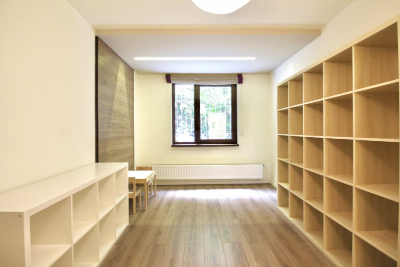 CAMIL RESSU-FIZICIENILOR,  DESIGN DEOSEBIT, LOC DE PARCARE!