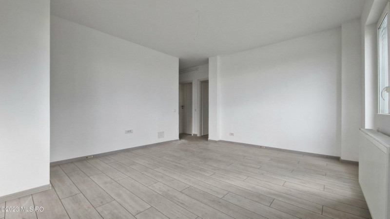Titan Sun Park 7, Apartament Decomandat cu Terasa de 53 mp!