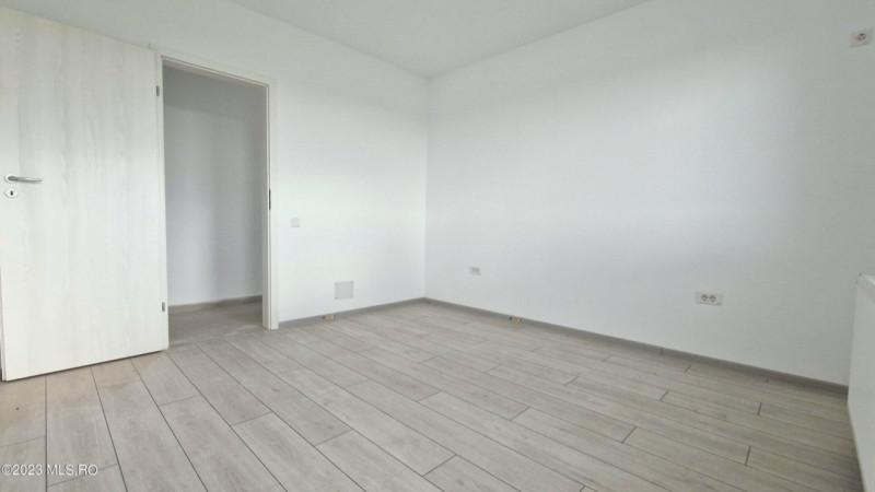 Titan Sun Park 7, Apartament Decomandat cu Terasa de 53 mp!