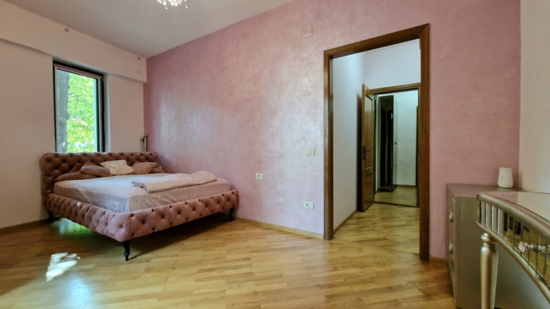 Universitate - Batistei, Apartament Elegant, Bloc 2017, Parcare!