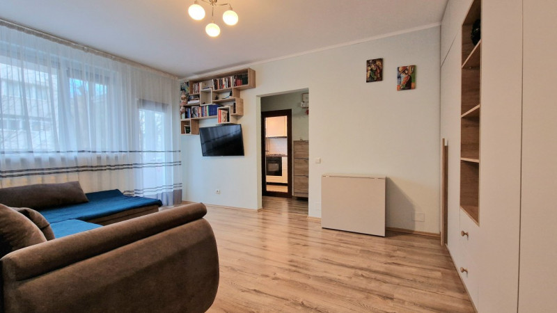 Ion Mihalache, Lainici - Apartament Renovat Modern, Etaj 1