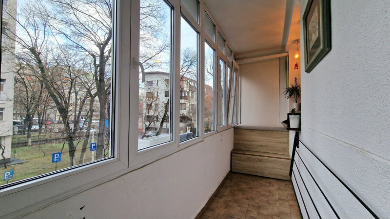 Ion Mihalache, Lainici - Apartament Renovat Modern, Etaj 1