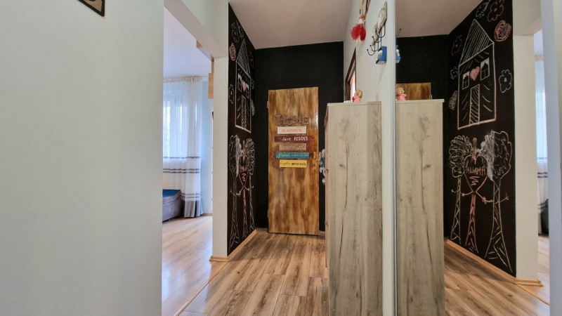 Ion Mihalache, Lainici - Apartament Renovat Modern, Etaj 1