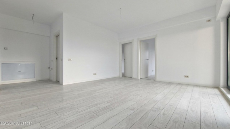 3 Camere - Terasa imensa, Vedere superba catre Lac