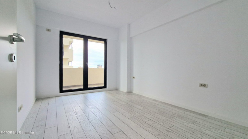 3 Camere - Terasa imensa, Vedere superba catre Lac