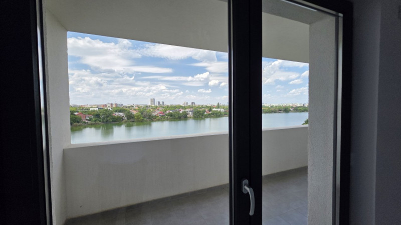 APARTAMENT CU TERASA GENEROASA SI VEDERE UNICA CATRE LAC