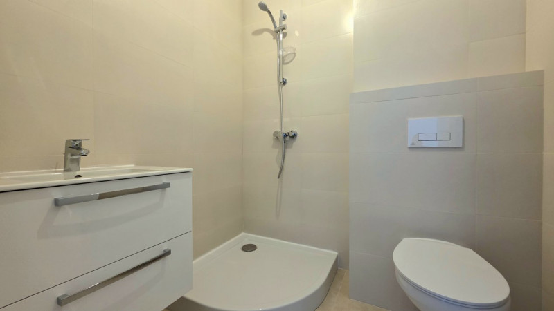 APARTAMENT CU TERASA GENEROASA SI VEDERE UNICA CATRE LAC