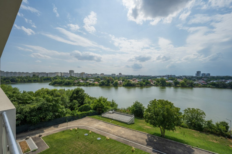 APARTAMENT CU TERASA GENEROASA SI VEDERE UNICA CATRE LAC