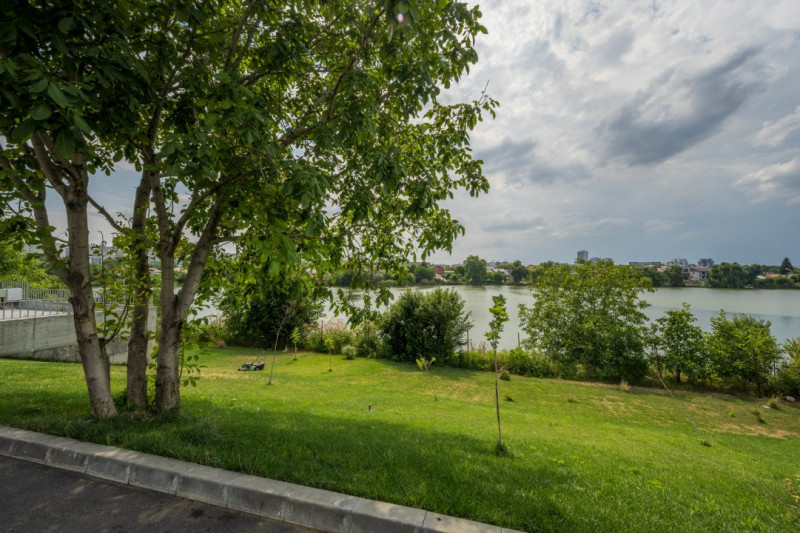 APARTAMENT CU TERASA GENEROASA SI VEDERE UNICA CATRE LAC