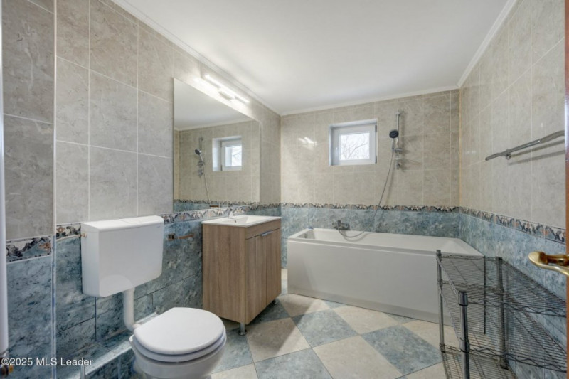 Voluntari, Revolutiei, Vila 2006, 560 mp, teren 1120mp