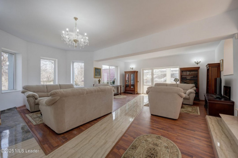 Voluntari, Revolutiei, Vila 2006, 560 mp, teren 1120mp