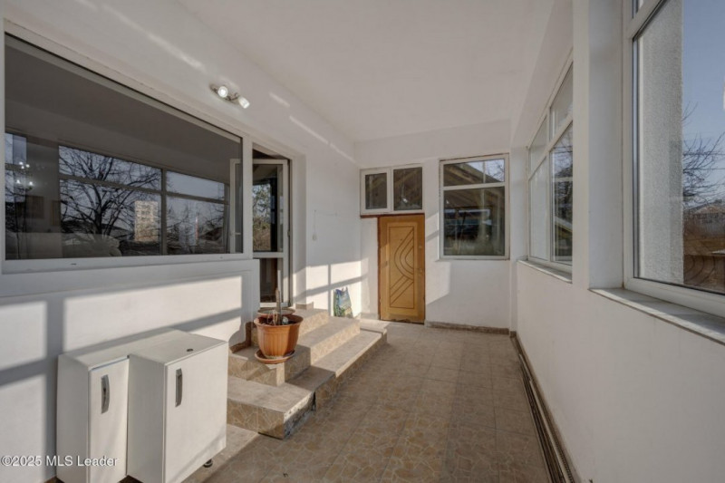 Voluntari, Revolutiei, Vila 2006, 560 mp, teren 1120mp