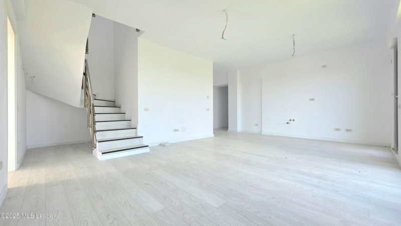 Penthouse Duplex, SunLake Residence, Panorama Superba