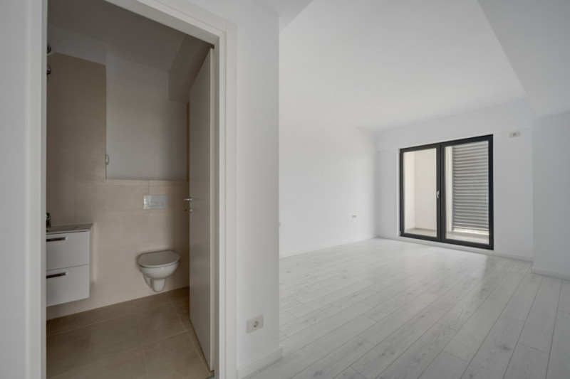 APARTAMENT CU TERASA GENEROASA SI VEDERE UNICA CATRE LAC