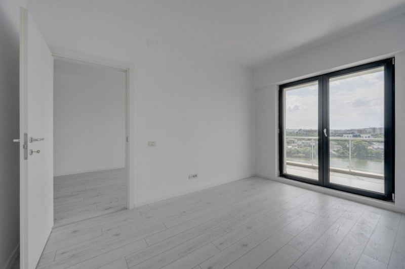 APARTAMENT CU TERASA GENEROASA SI VEDERE UNICA CATRE LAC