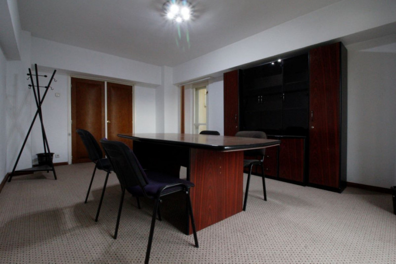 Piata Unirii - Fantani - 4 camere, decomandat, 98 mp,