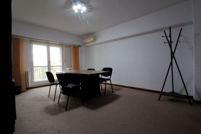 Piata Unirii - Fantani - 4 camere, decomandat, 98 mp,