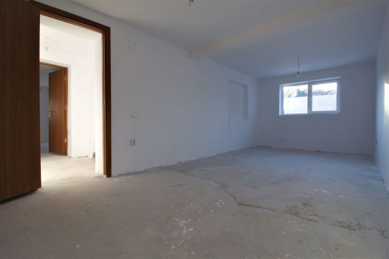 TUNARI - PRIMARIE - CASA PARTER 90 MP UTILI, TEREN 300 MP!