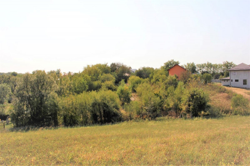 Peris - Teren intravilan 2.215mp, asfalt, utilitati