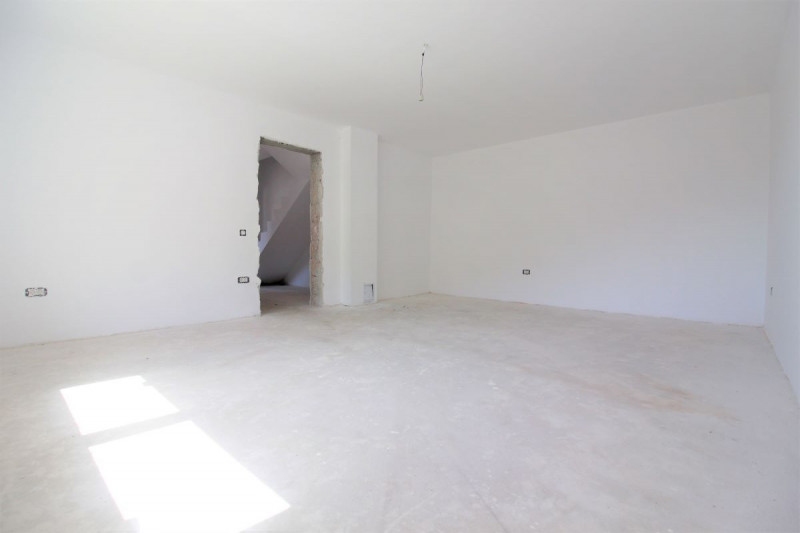 MOGOSOAIA - PADURE, VILA DUPLEX, STRADA ASFALTATA, CANALIZARE