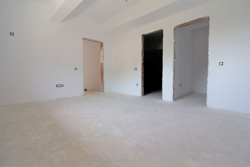 MOGOSOAIA - PADURE, VILA DUPLEX, STRADA ASFALTATA, CANALIZARE